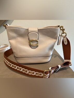 COACH Tali Bucket Bag EUC